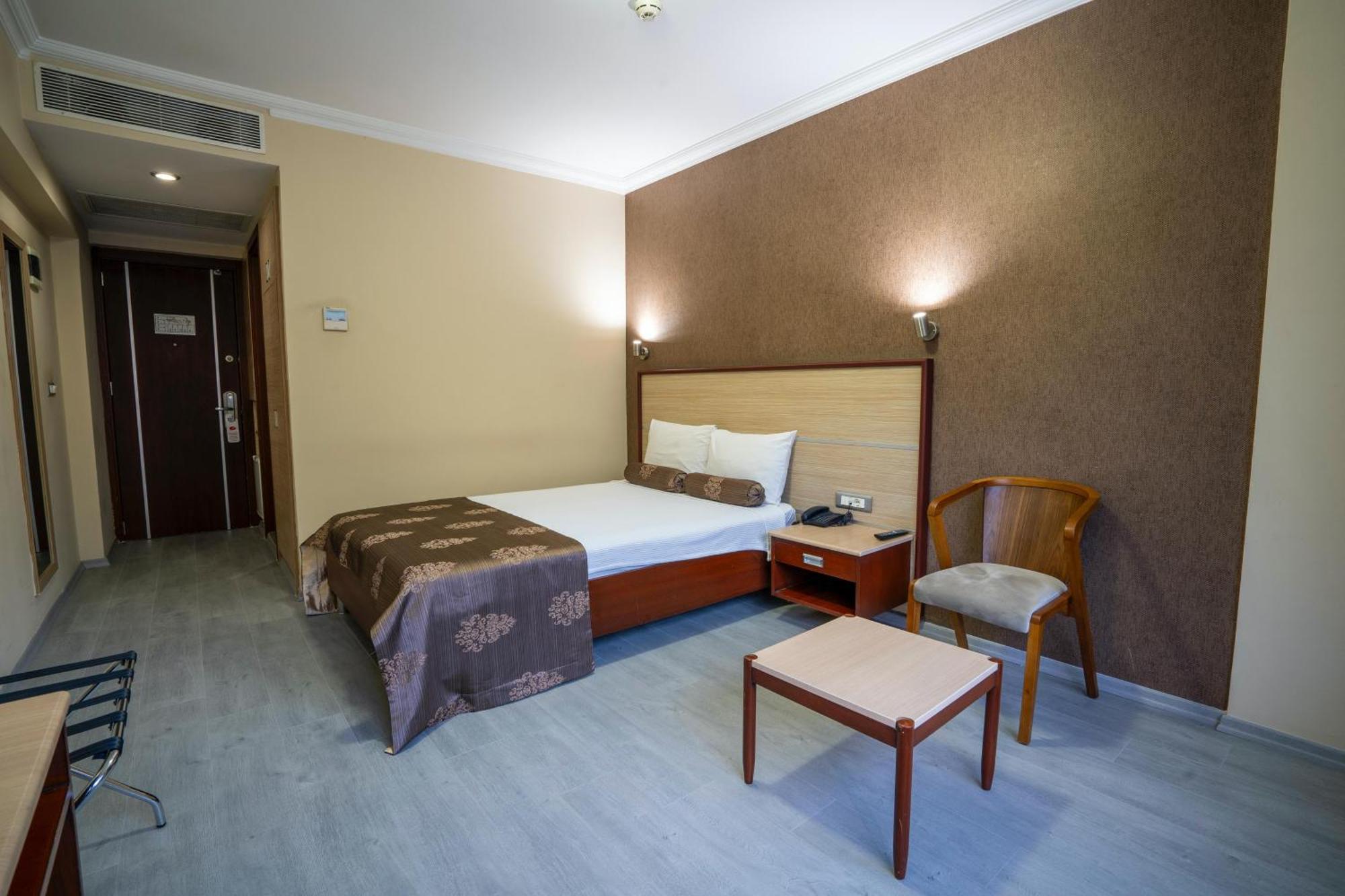 דניזלי Halley Otel מראה חיצוני תמונה