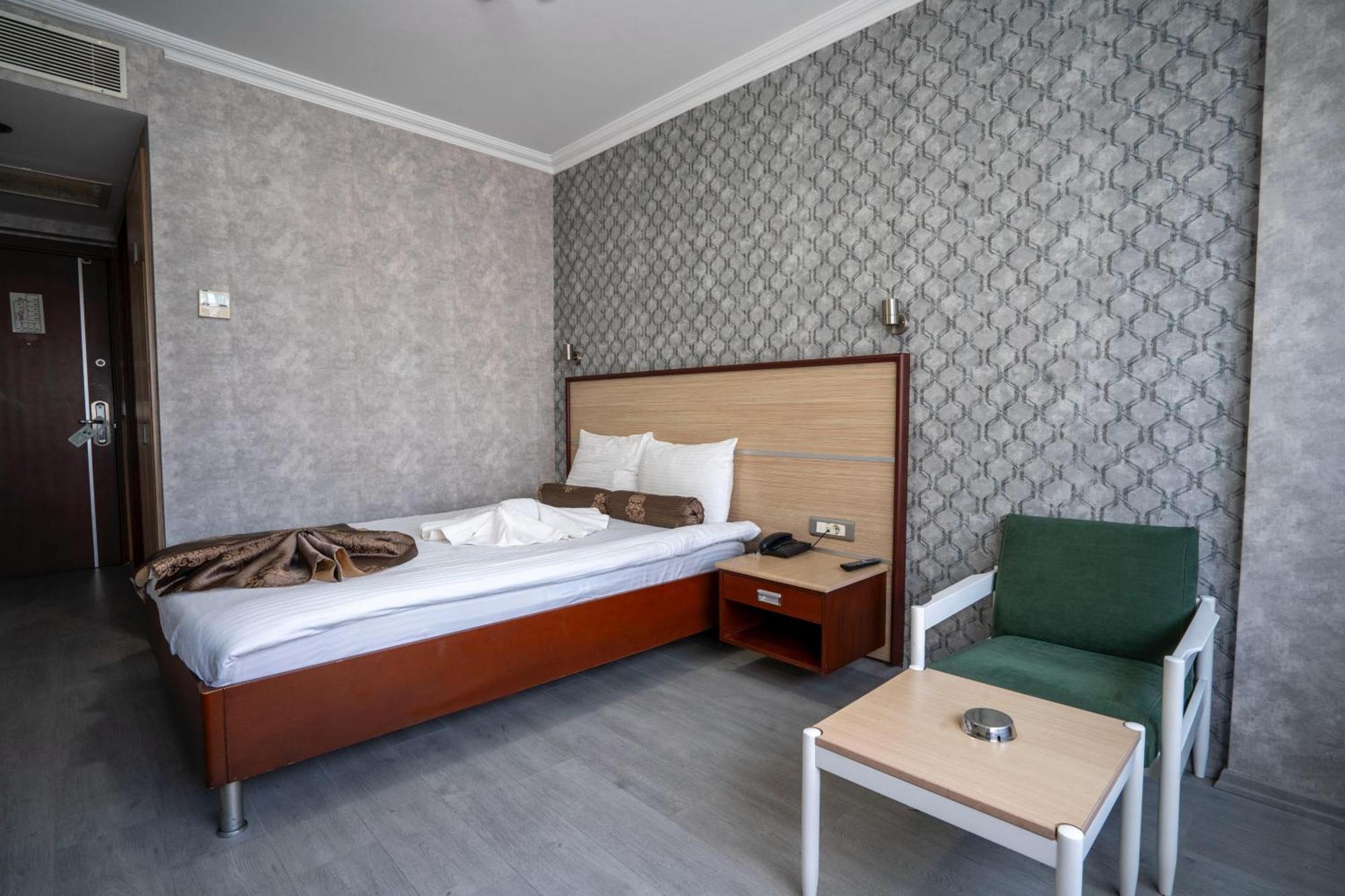 דניזלי Halley Otel מראה חיצוני תמונה